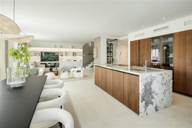 Spain, Marbella, Marbella Golden Mile - COSTA-00886P