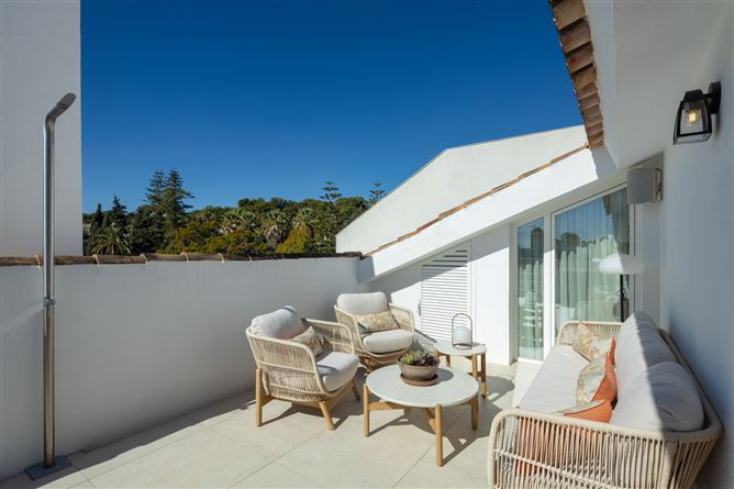 Spain, Marbella, Marbella Golden Mile - COSTA-00886P