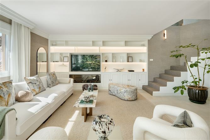 Spain, Marbella, Marbella Golden Mile - COSTA-00886P