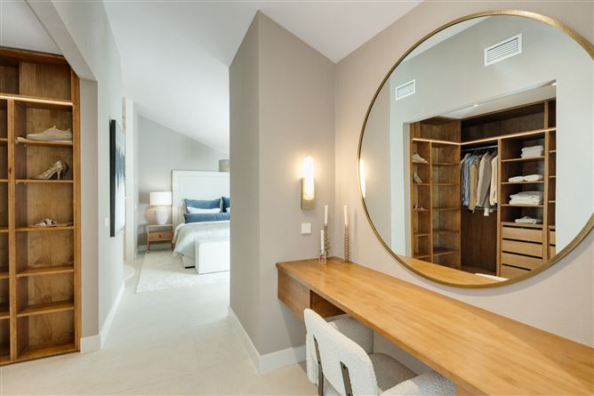 Spain, Marbella, Marbella Golden Mile - COSTA-00886P