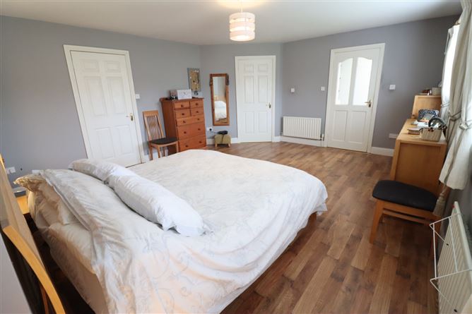 8 Heatherfield Lawn, Carrigaline, Cork