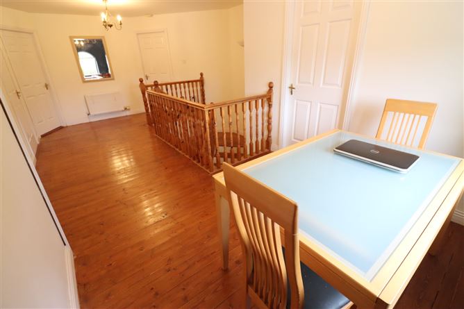 8 Heatherfield Lawn, Carrigaline, Cork