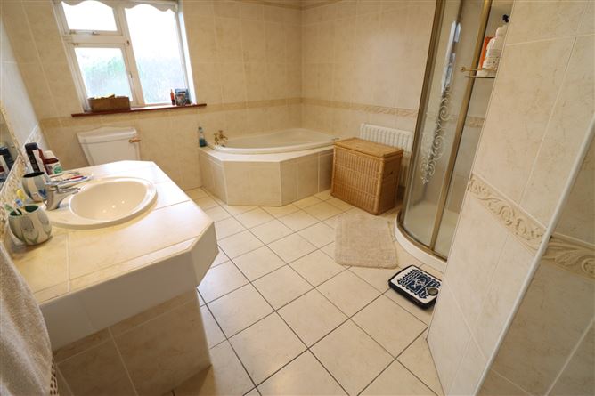 8 Heatherfield Lawn, Carrigaline, Cork