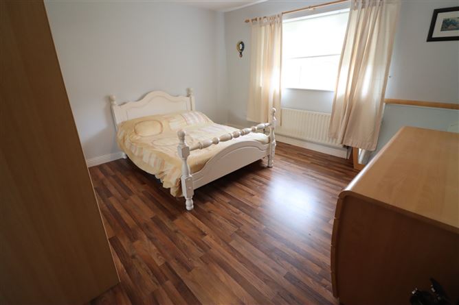 8 Heatherfield Lawn, Carrigaline, Cork