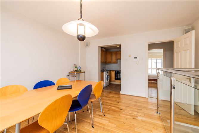 https://photos-a.propertyimages.ie/media/8/8/9/4955988/04db2c76-c626-4cf0-b592-7313e9e54be4_l.jpg