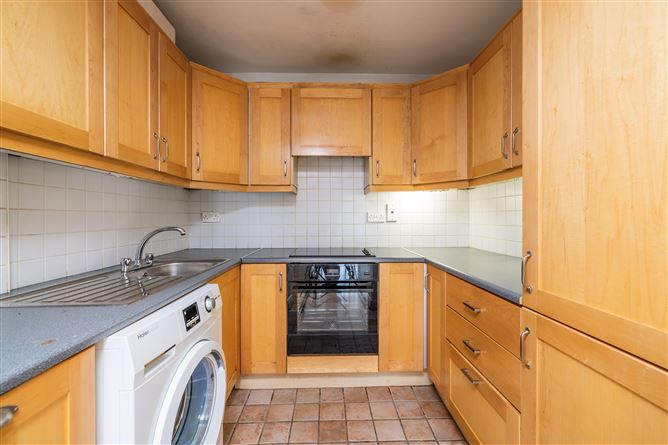 https://photos-a.propertyimages.ie/media/8/8/9/4955988/04db2c76-c626-4cf0-b592-7313e9e54be4_l.jpg