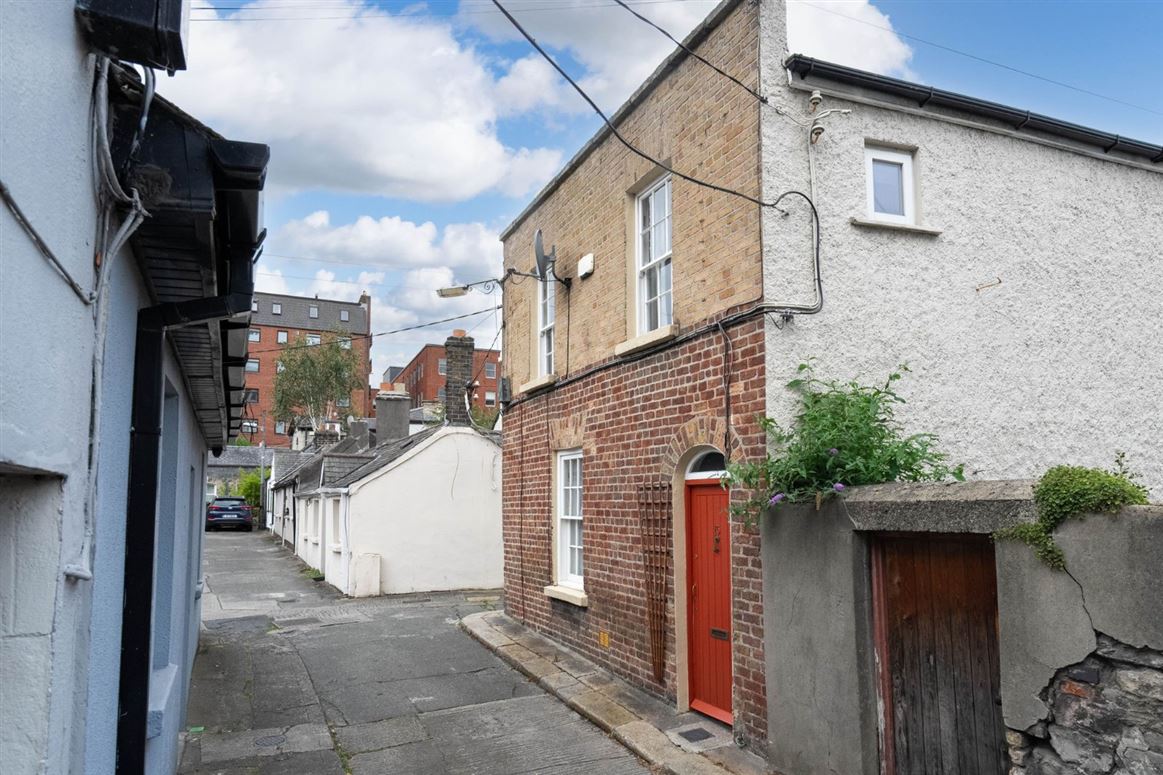 15 Albert Court East, Grand Canal Street Lower, Dublin 2