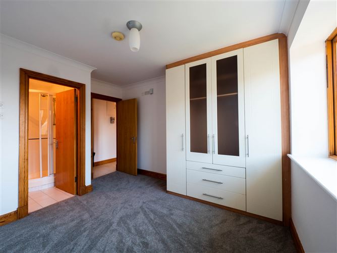 Apartment 70, Glaslyn, Howth Road, Clontarf, Dublin 3, Clontarf, Dublin 3