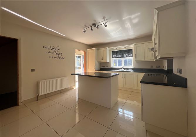 16 Mill Glen, Moville, Co. Donegal