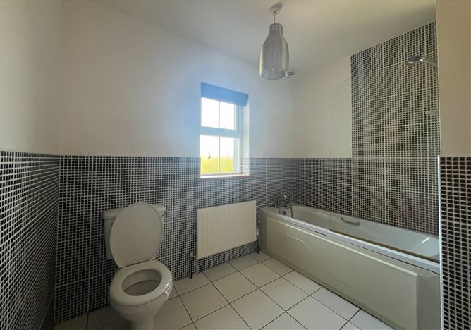 16 Mill Glen, Moville, Co. Donegal