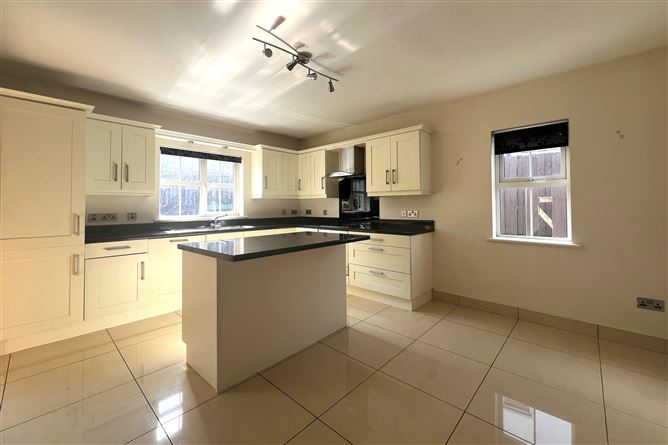 16 Mill Glen, Moville, Co. Donegal