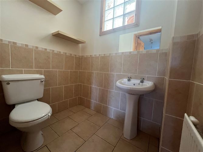 16 Mill Glen, Moville, Co. Donegal