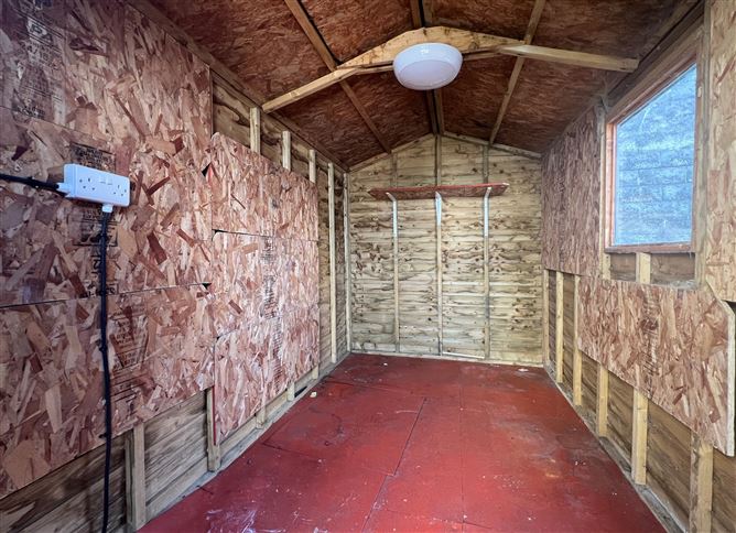 16 Mill Glen, Moville, Co. Donegal