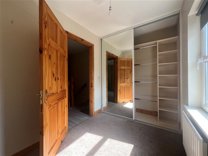 16 Mill Glen, Moville, Co. Donegal
