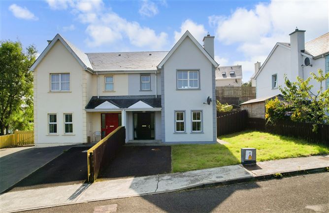 16 Mill Glen, Moville, Co. Donegal