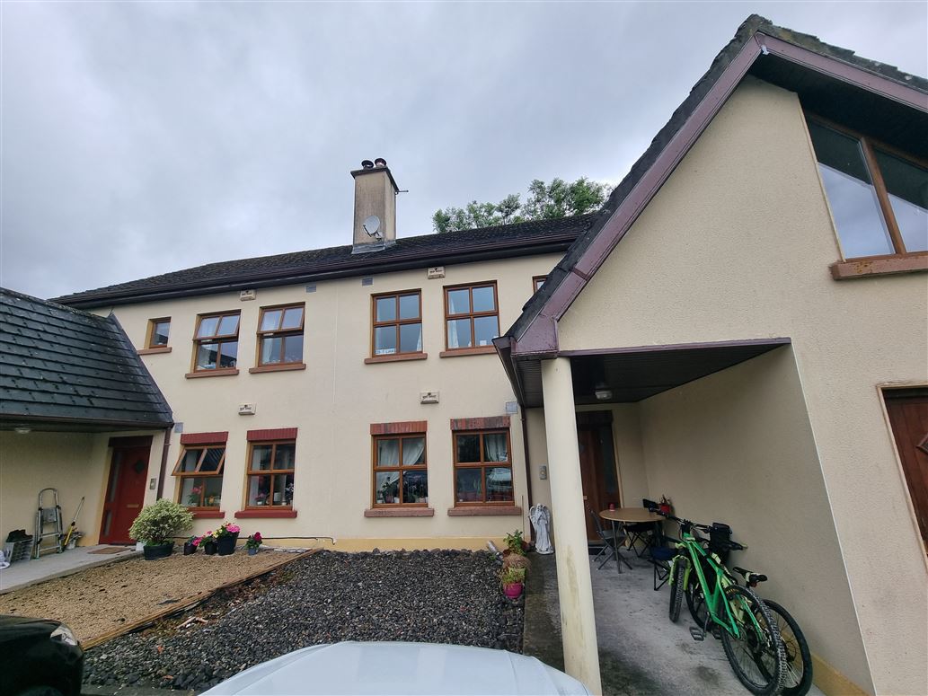 15 Lakes Retirement Village, Hill Road, Killaloe, Co. Clare