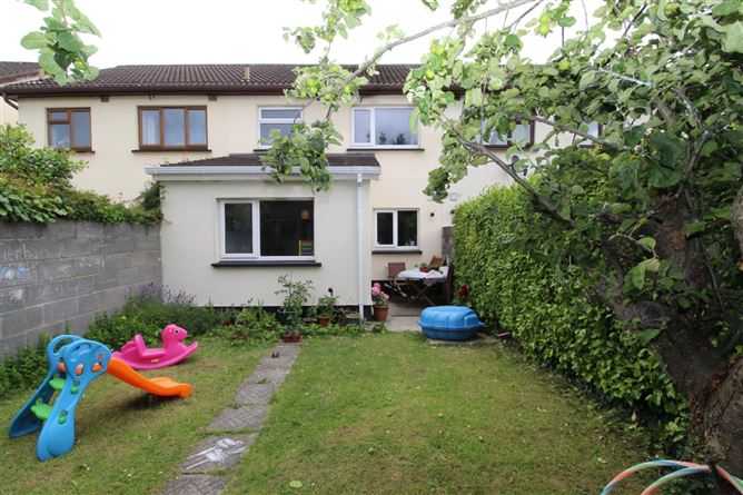 102 Park Drive Avenue, Castleknock, Dublin 15