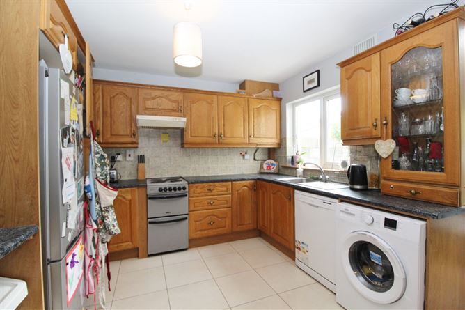 102 Park Drive Avenue, Castleknock, Dublin 15