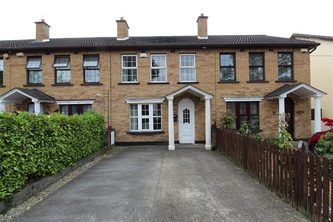 102 Park Drive Avenue, Castleknock, Dublin 15