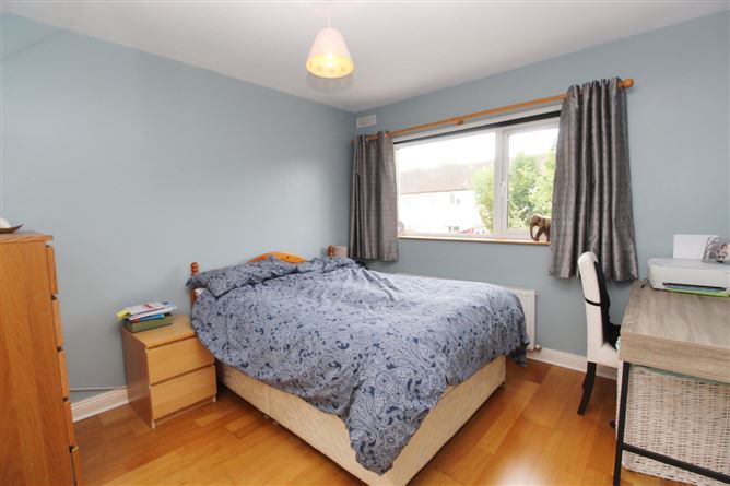 102 Park Drive Avenue, Castleknock, Dublin 15
