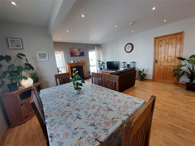 8 Manorquarter, Knock, Mayo