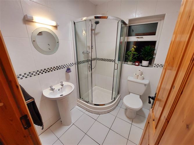 8 Manorquarter, Knock, Mayo