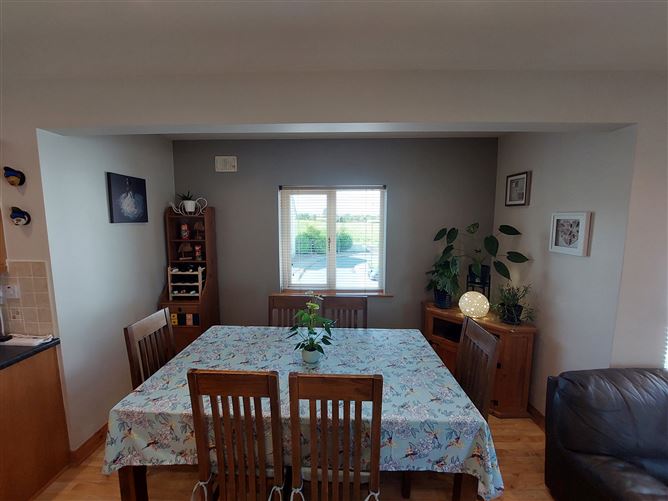 8 Manorquarter, Knock, Mayo