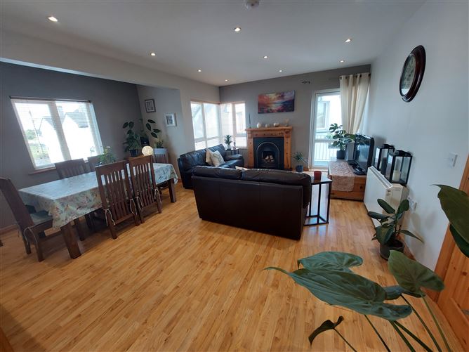 8 Manorquarter, Knock, Mayo