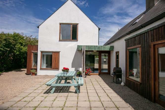 Hawthorn Lane, Clonmines, Wellingtonbridge, Wexford