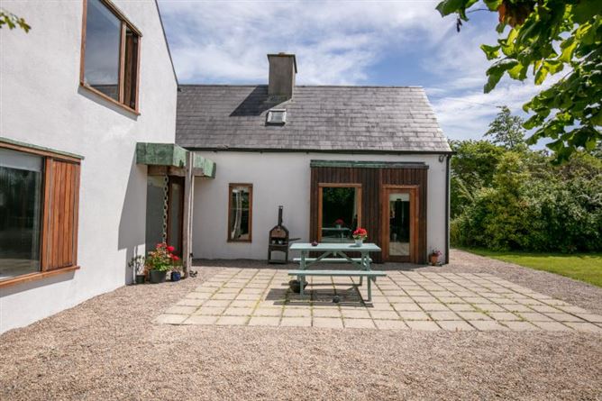 Hawthorn Lane, Clonmines, Wellingtonbridge, Wexford