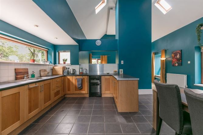 Hawthorn Lane, Clonmines, Wellingtonbridge, Wexford