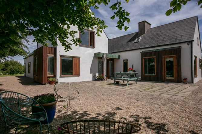 Hawthorn Lane, Clonmines, Wellingtonbridge, Wexford