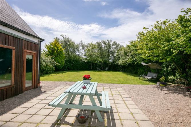 Hawthorn Lane, Clonmines, Wellingtonbridge, Wexford