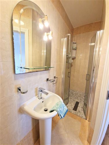 17 Dun na Carraige , Salthill, Galway