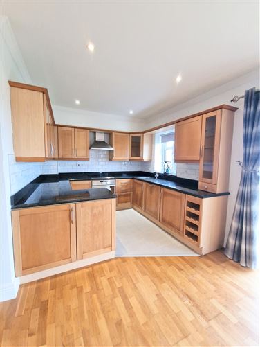 17 Dun na Carraige , Salthill, Galway