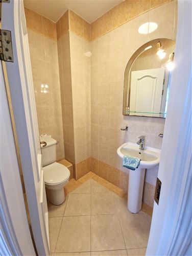 17 Dun na Carraige , Salthill, Galway