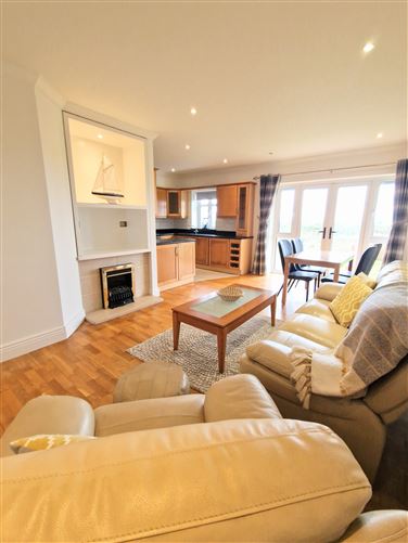 17 Dun na Carraige , Salthill, Galway