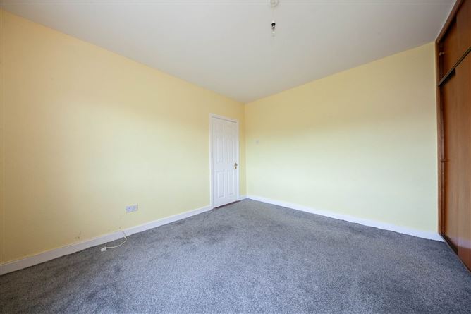Photo 17 of 27 — 44 Maryfield Crescent, Artane, Dublin 5