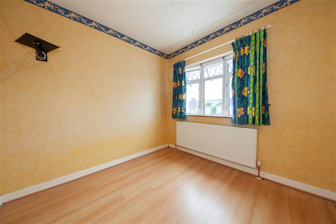 Photo 18 of 27 — 44 Maryfield Crescent, Artane, Dublin 5