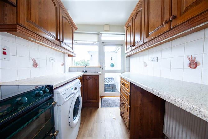 Photo 9 of 27 — 44 Maryfield Crescent, Artane, Dublin 5