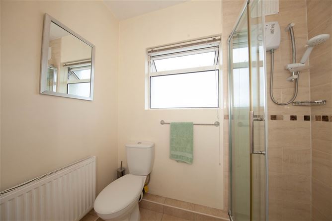 Photo 14 of 27 — 44 Maryfield Crescent, Artane, Dublin 5