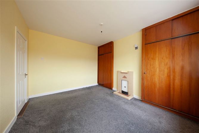 Photo 16 of 27 — 44 Maryfield Crescent, Artane, Dublin 5