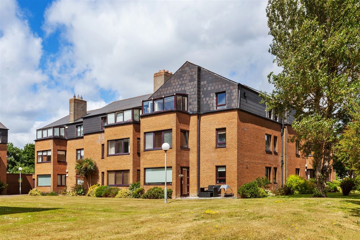 33 Radcliffe Apartments, Binn Eadair View, Sutton, Dublin 13