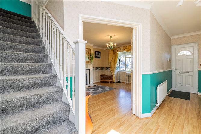 https://photos-a.propertyimages.ie/media/8/9/2/4952298/6217f9b6-5586-4f80-9e83-c09866403b92_l.jpg