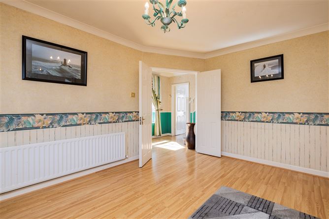 https://photos-a.propertyimages.ie/media/8/9/2/4952298/6217f9b6-5586-4f80-9e83-c09866403b92_l.jpg
