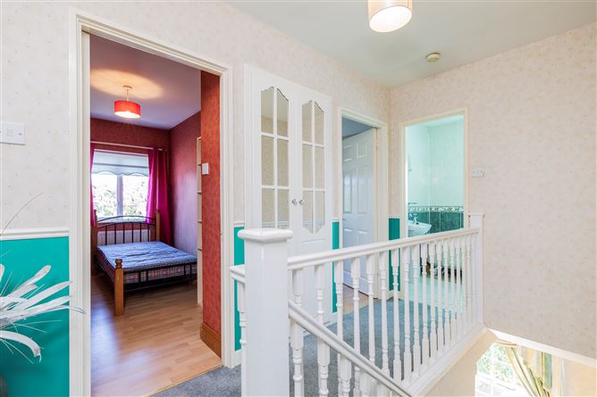 https://photos-a.propertyimages.ie/media/8/9/2/4952298/6217f9b6-5586-4f80-9e83-c09866403b92_l.jpg