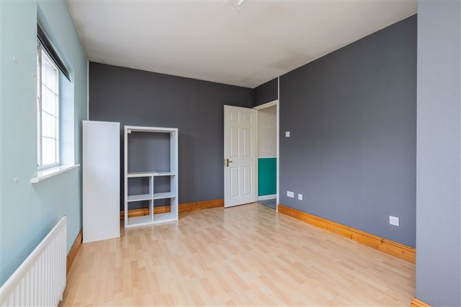 https://photos-a.propertyimages.ie/media/8/9/2/4952298/6217f9b6-5586-4f80-9e83-c09866403b92_l.jpg
