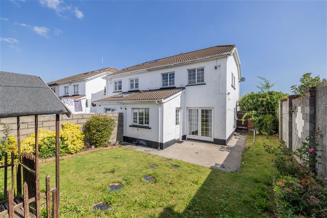 https://photos-a.propertyimages.ie/media/8/9/2/4952298/6217f9b6-5586-4f80-9e83-c09866403b92_l.jpg