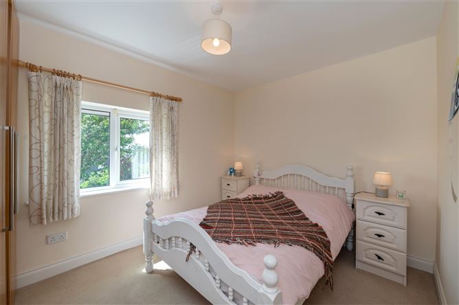 28 Rowan Hill, Mount Oval, Rochestown, Cork