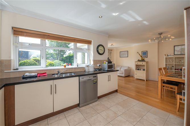 28 Rowan Hill, Mount Oval, Rochestown, Cork